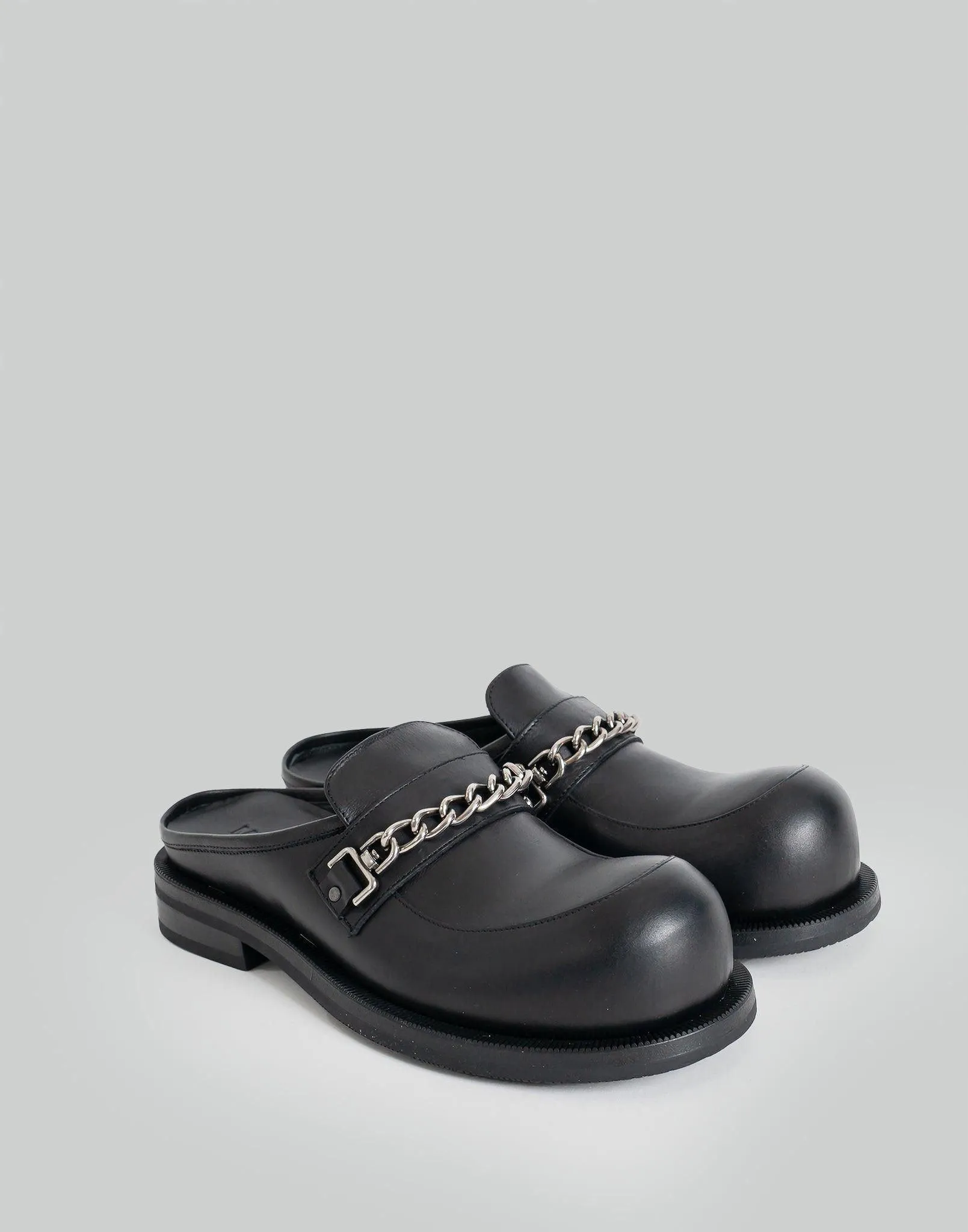 BULB TOE CHAIN MULE