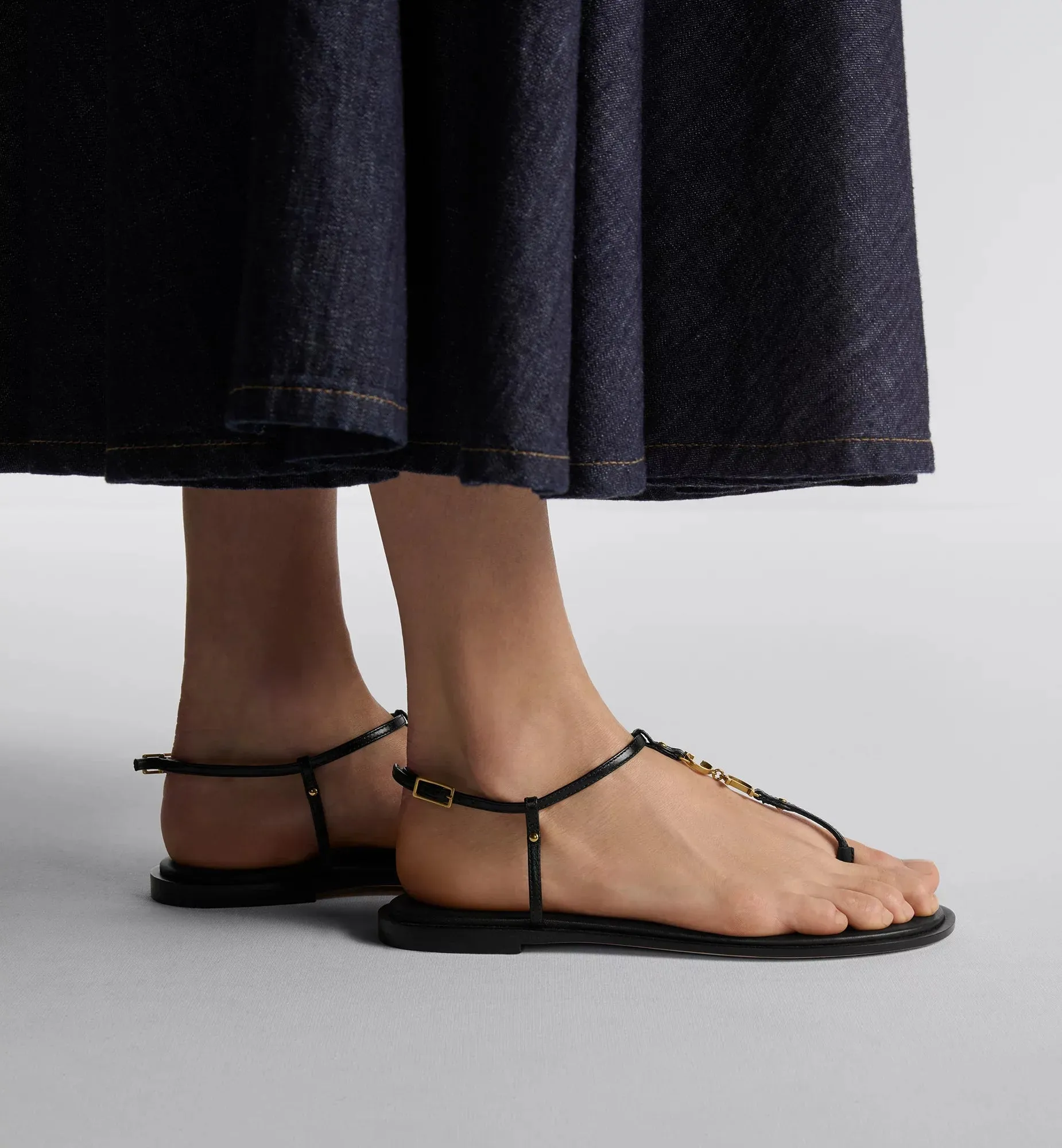 C'est Thong elegant Sandal