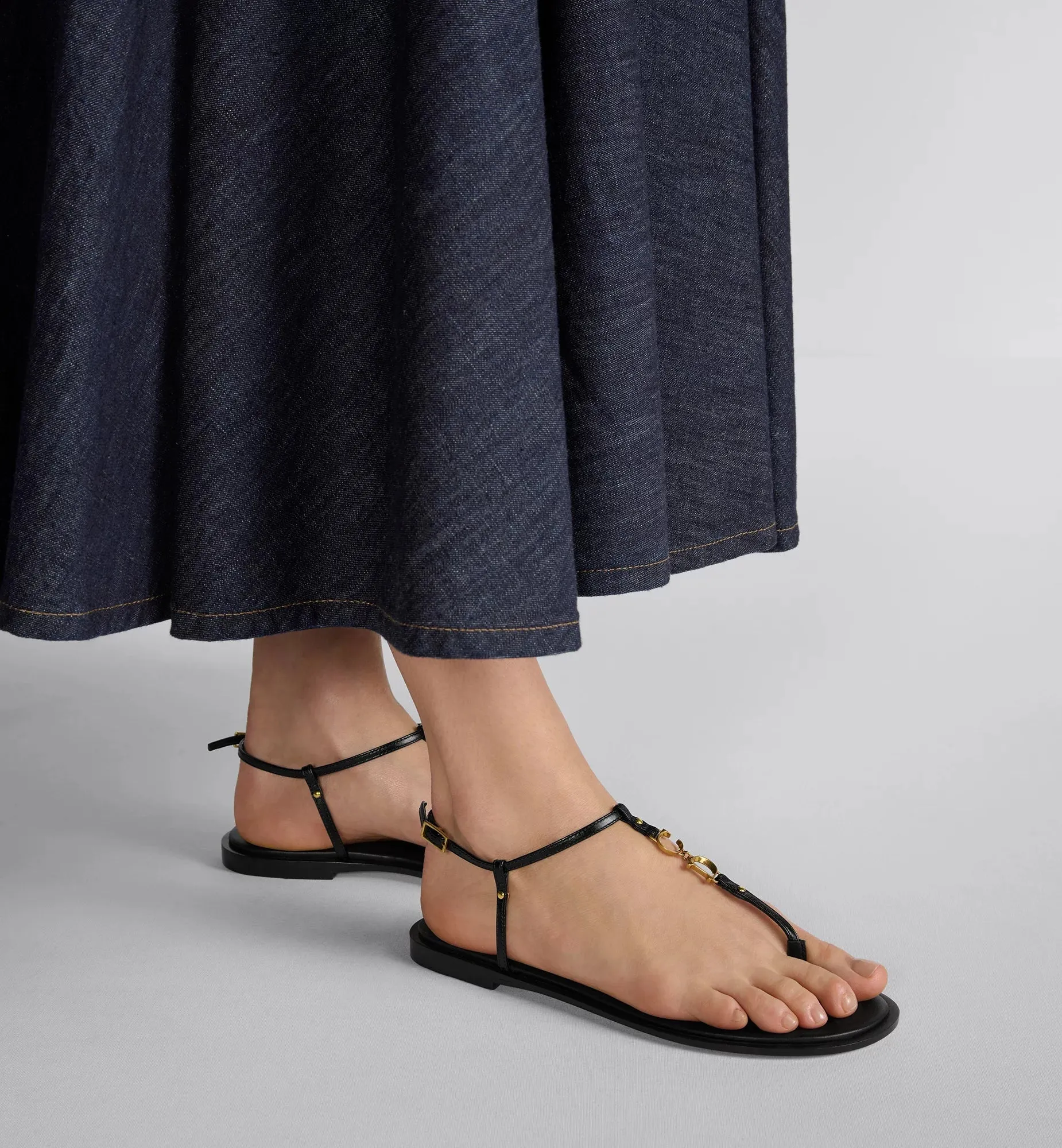 C'est Thong elegant Sandal