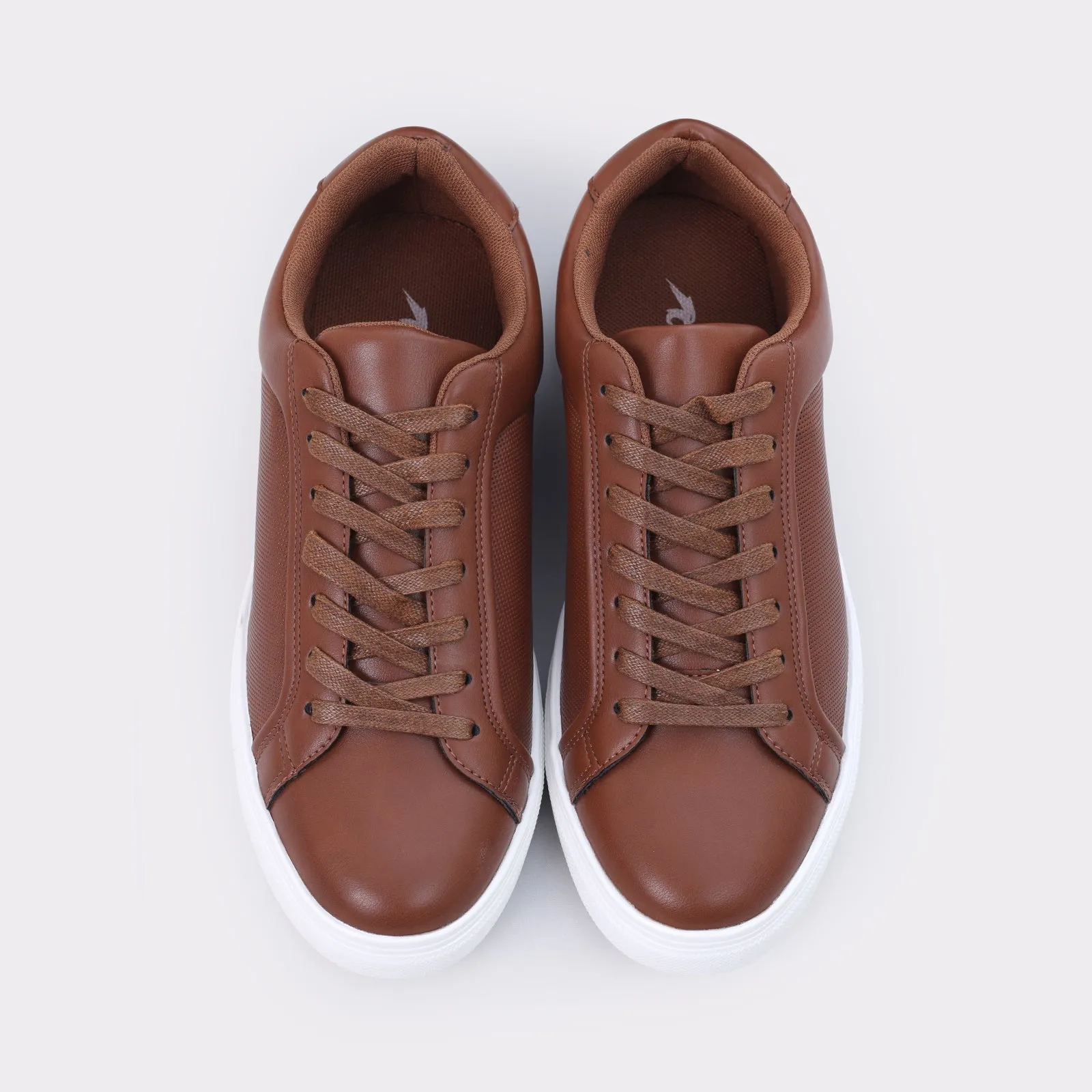 Men's trendy sneakers