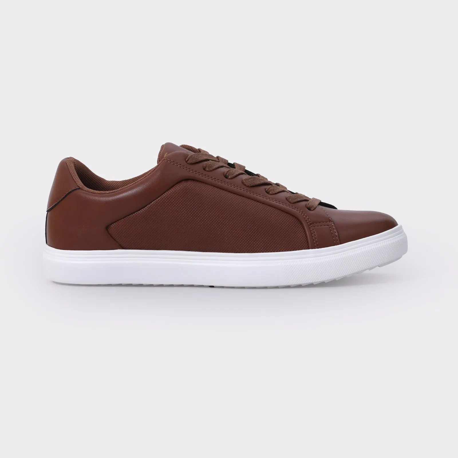 Men's trendy sneakers