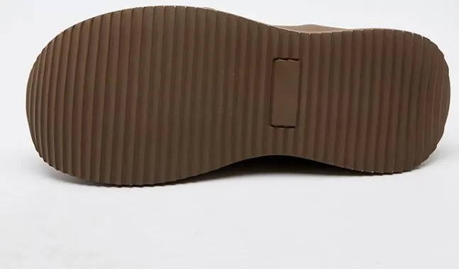 Soft Versatile Outdoor Sneakers