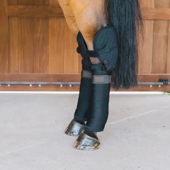 Transport Stable Bandage Pads with Hock Protection