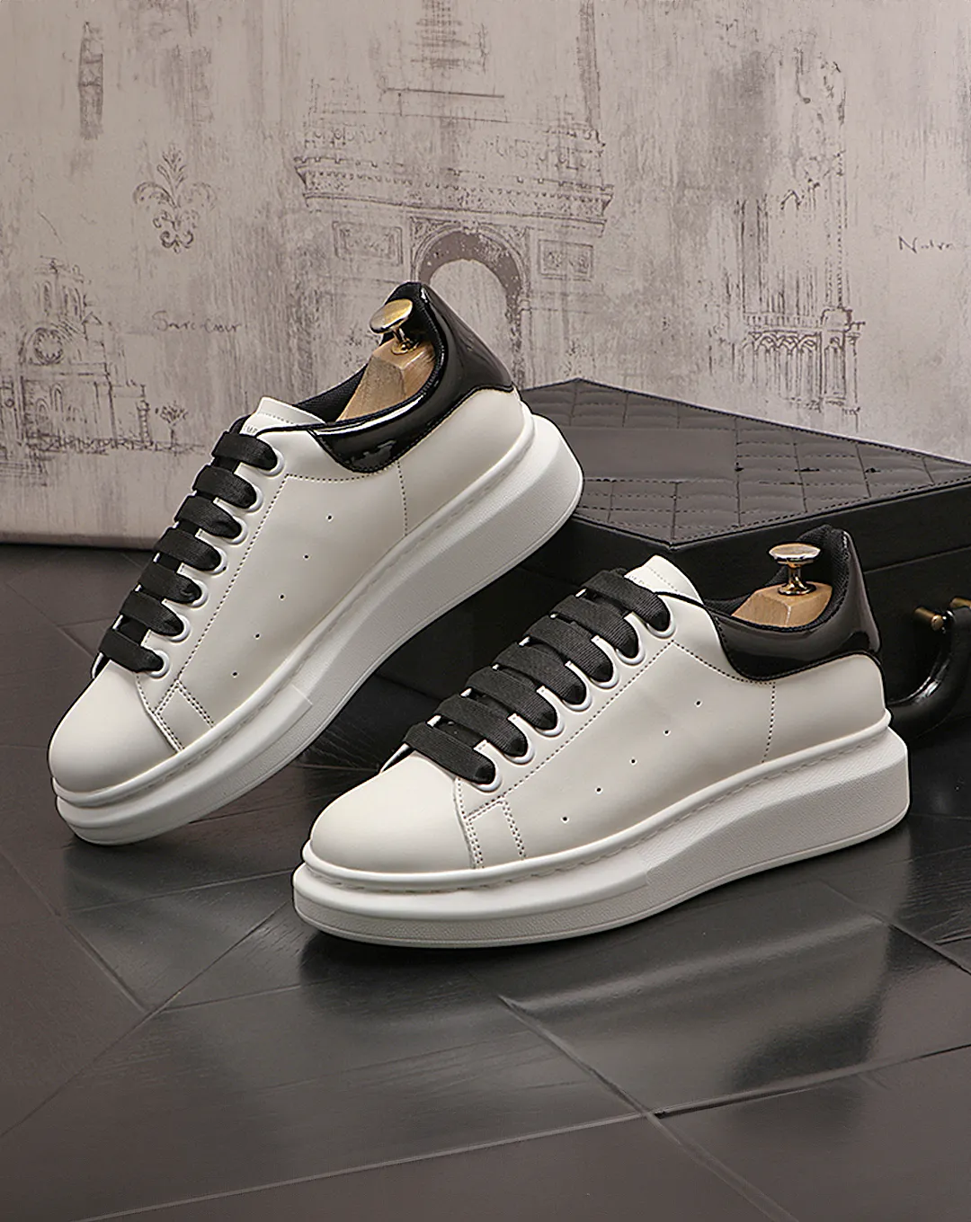 ♂♀Versatile Leather Sneakers